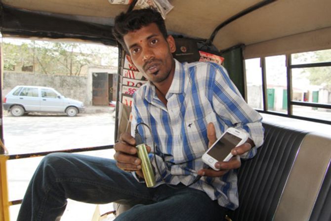 Diện kiến chiếc xe tuk tuk "xa hoa" nhất Ấn Độ - Ảnh 3