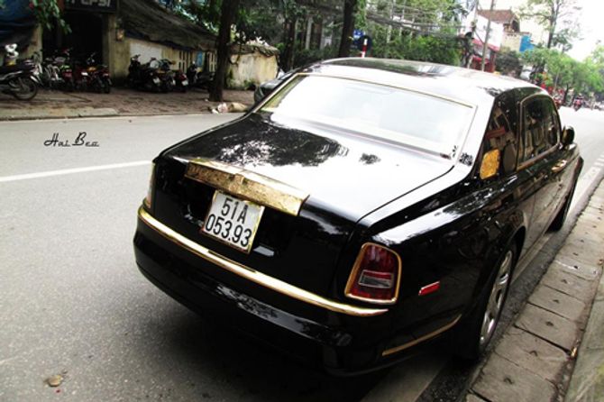 Rolls-Royce Phantom mạ vàng, chạm rồng thời Lý trên phố Hà thành - Ảnh 4