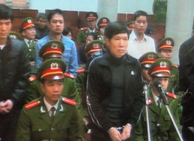 Dương Chí Dũng khai đưa "ông anh" Bộ Công an 500.000 USD - Ảnh 1