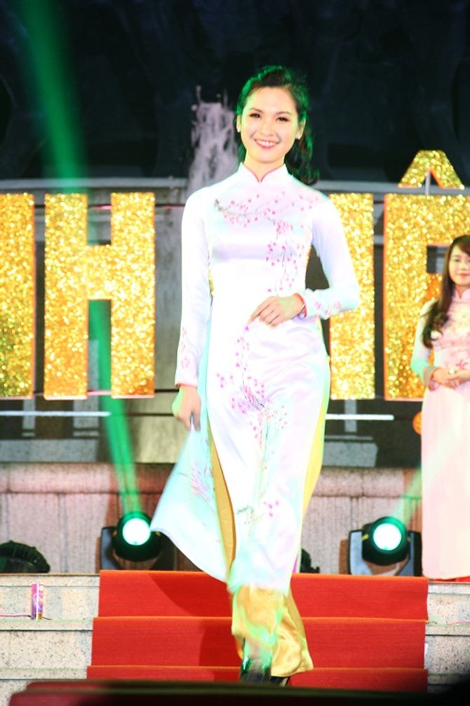Chiêm ngưỡng nhan sắc của 20 nữ sinh đẹp nhất Việt Nam - Ảnh 6