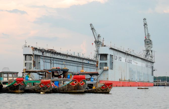 Đồng Nai: Ụ nổi 9 triệu USD đe dọa an toàn hàng hải cảng Gò Dầu - Ảnh 1