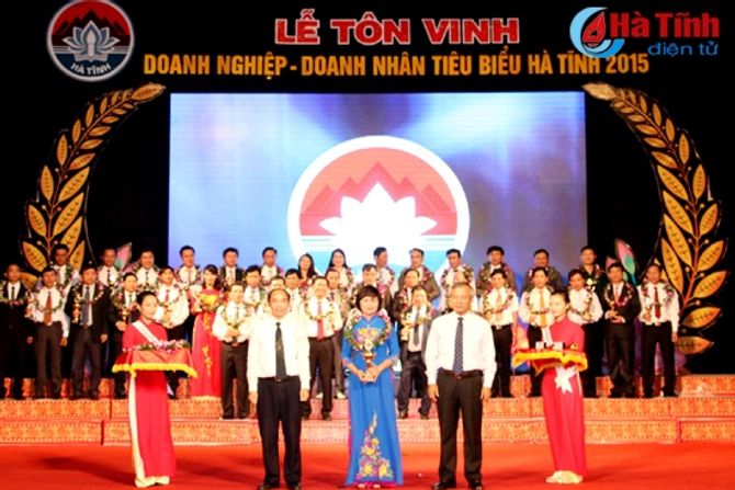 Nhiều hoạt động chào mừng ngày Doanh nhân Việt Nam - Ảnh 2