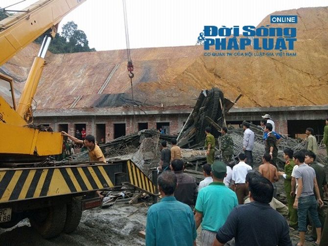Tai nạn lao động ở Hà Tĩnh: Giàn giáo rung lắc trước khi đổ sập - Ảnh 2