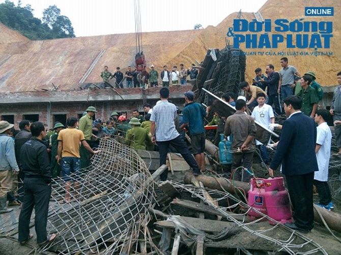 Tai nạn lao động ở Hà Tĩnh: Giàn giáo rung lắc trước khi đổ sập - Ảnh 1