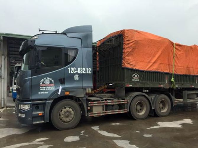Phát hiện 150 tấn "rác" công nghiệp Trung Quốc vào Việt Nam - Ảnh 1