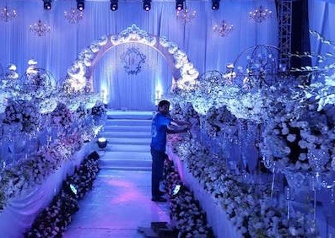 “Choáng” với đám cưới xa hoa của con trai gia đình có căn nhà 300 tỷ - Ảnh 7