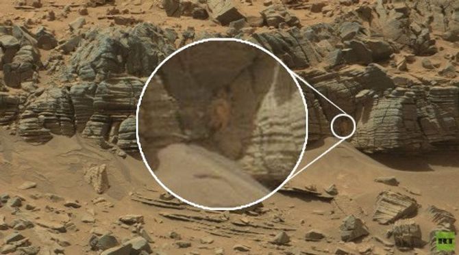 Robot thám hiểm của NASA phát hiện "người nhện" trên sao Hỏa? - Ảnh 1