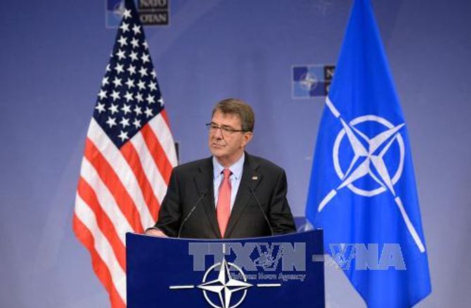 NATO khởi động chiến dịch hải quân chống nạn buôn người - Ảnh 1