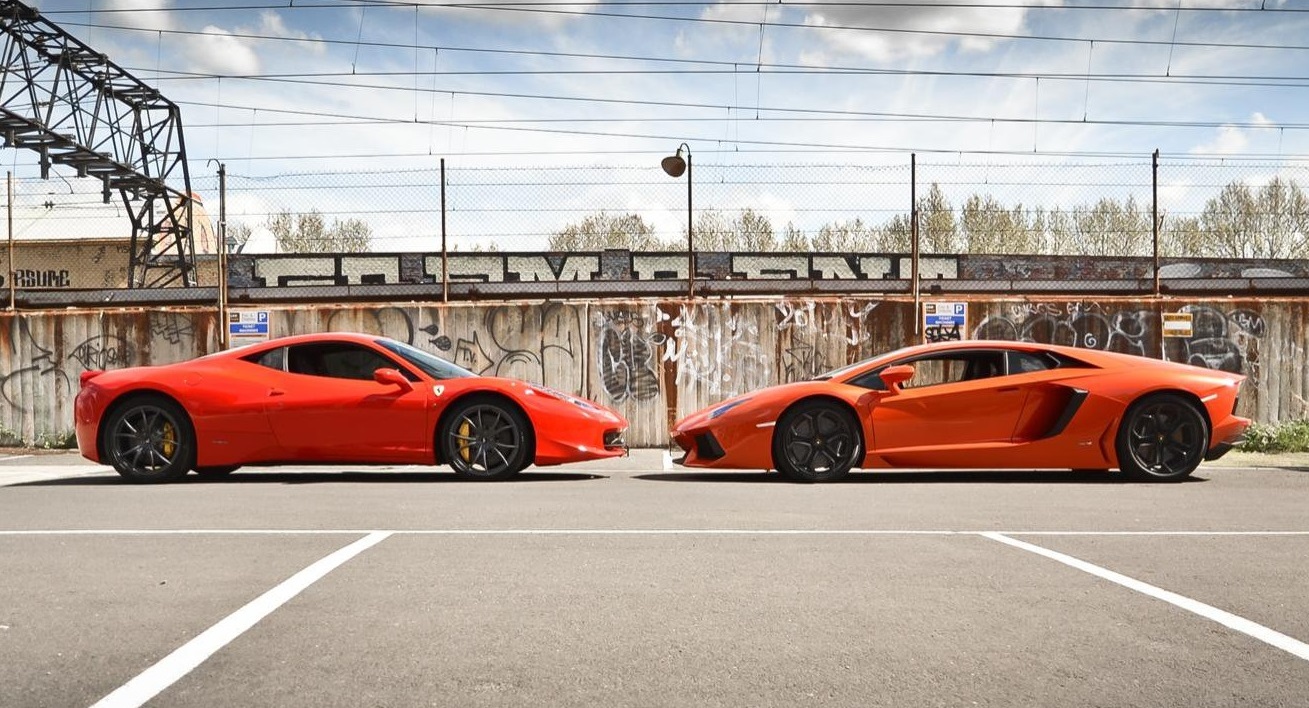 Bò tót Lamborghini Aventador đọ sắc cùng Ferrari 458 Italia