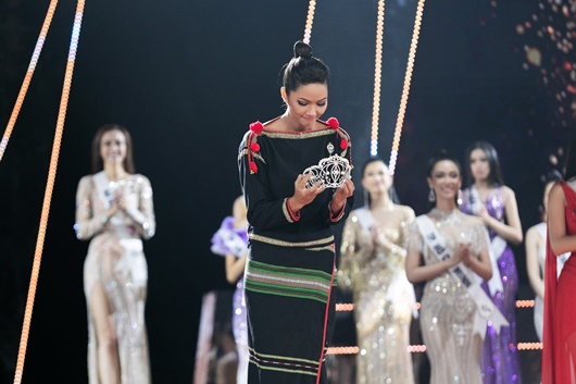 Những lần xuất hiện đầy ấn tượng của hoa hậu H'Hen Niê trong suốt 1 năm qua - Ảnh 2