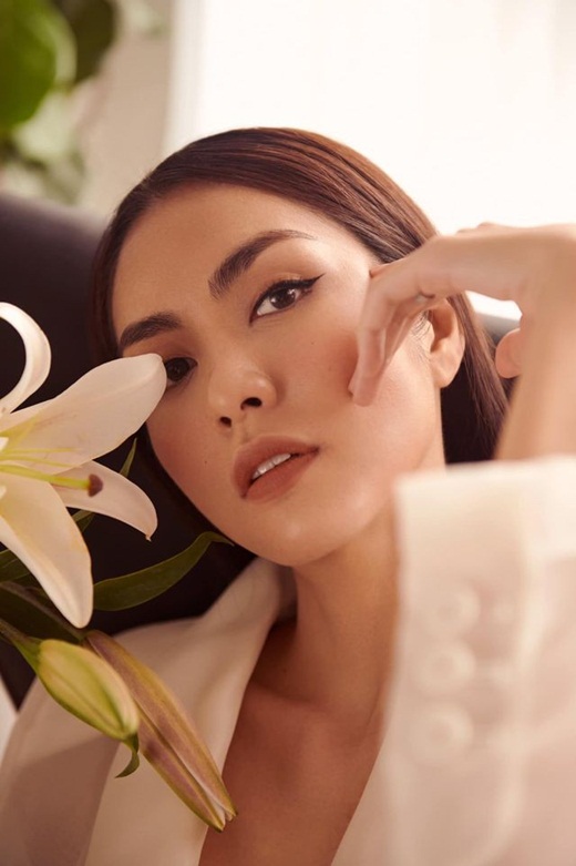 Tăng Thanh Hà diện vest xuyên thấu, khoe thần thái đỉnh cao xứng danh ngọc nữ showbiz Việt - Ảnh 1