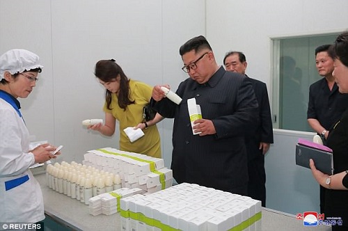 Công ty mỹ phẩm Triều Tiên được chú ý sau khi ông Kim Jong-un đến thị sát - Ảnh 1