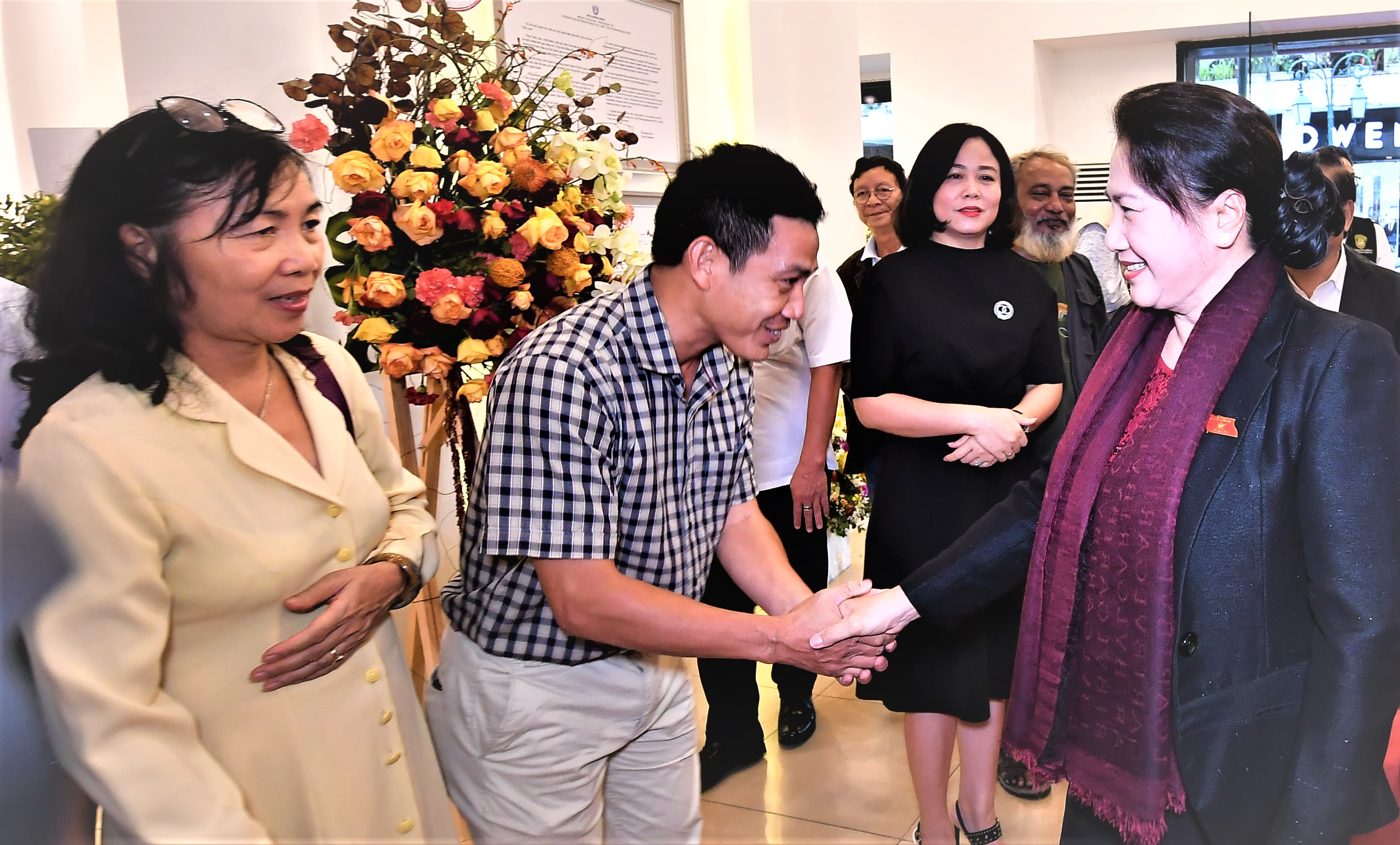 Chủ tịch Quốc hội Nguyễn Thị Kim Ngân thăm Triển lãm ảnh 