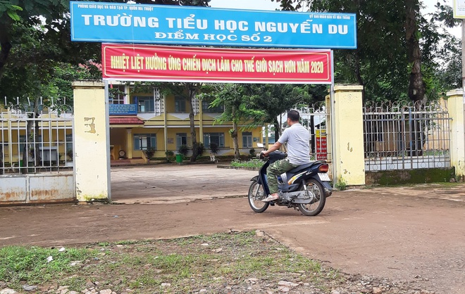 Vụ cô giáo đánh học sinh lớp 3 bầm tím đùi ở Đắk Lắk: Tạm đình chỉ 3 tháng - Ảnh 1