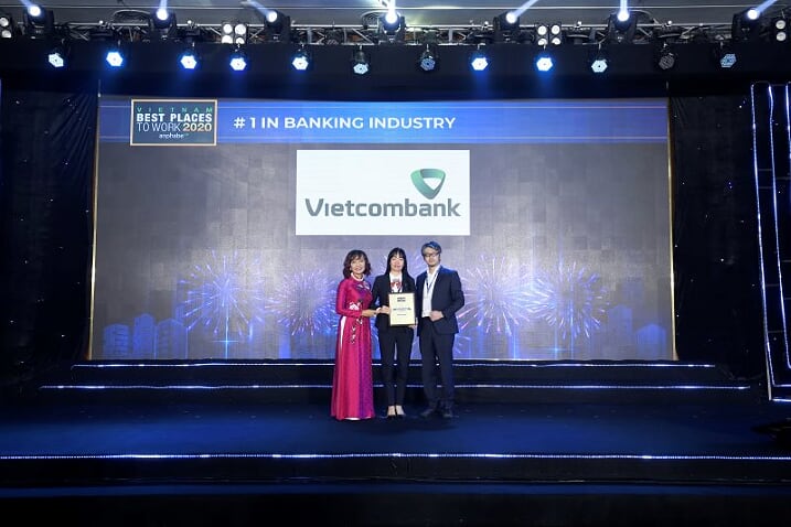 Vietcombank 5 năm liên tiếp là ngân hàng có môi trường làm việc tốt nhất Việt Nam - Ảnh 1
