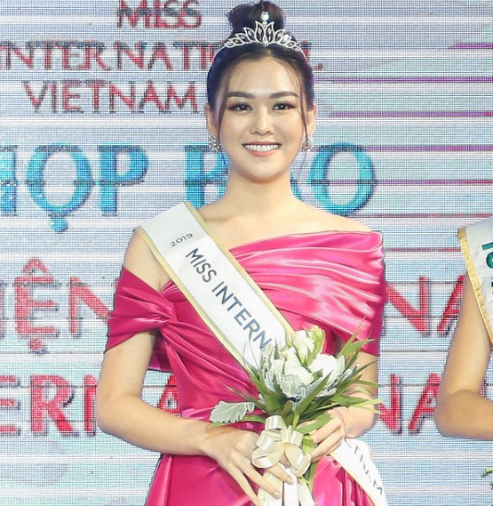 Á hậu Tường San chính thức đại diện Việt Nam tham dự Miss International 2019 - Ảnh 2