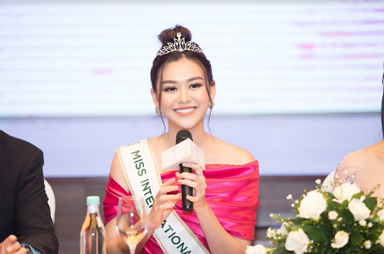 Á hậu Tường San chính thức đại diện Việt Nam tham dự Miss International 2019 - Ảnh 3