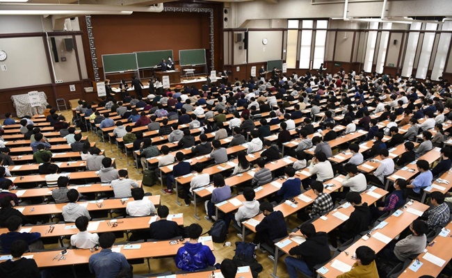 Nhật Bản: Thí sinh bị loại khỏi kỳ thi đại học vì mắc lỗi nghiêm trọng giữa đại dịch COVID-19 - Ảnh 2