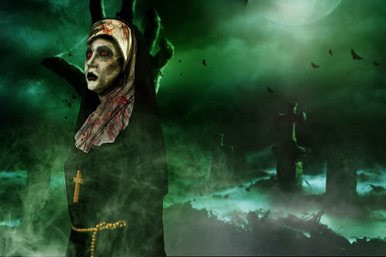 Thuý Nga "gây sốc" với tạo hình kỳ dị trong lễ hội Halloween - Ảnh 1