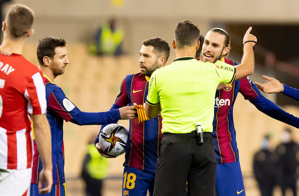 Messi có thể bị cấm ra sân thi đấu trong 12 trận tới - Ảnh 1