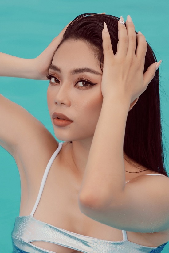 Top 5 Hoa hậu biển Việt Nam khoe đường cong "đốt mắt" tại bể bơi - Ảnh 9