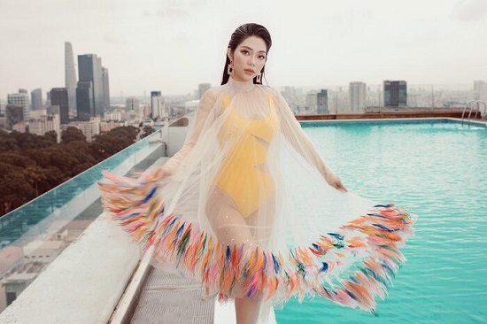 Top 5 Hoa hậu biển Việt Nam khoe đường cong "đốt mắt" tại bể bơi - Ảnh 2
