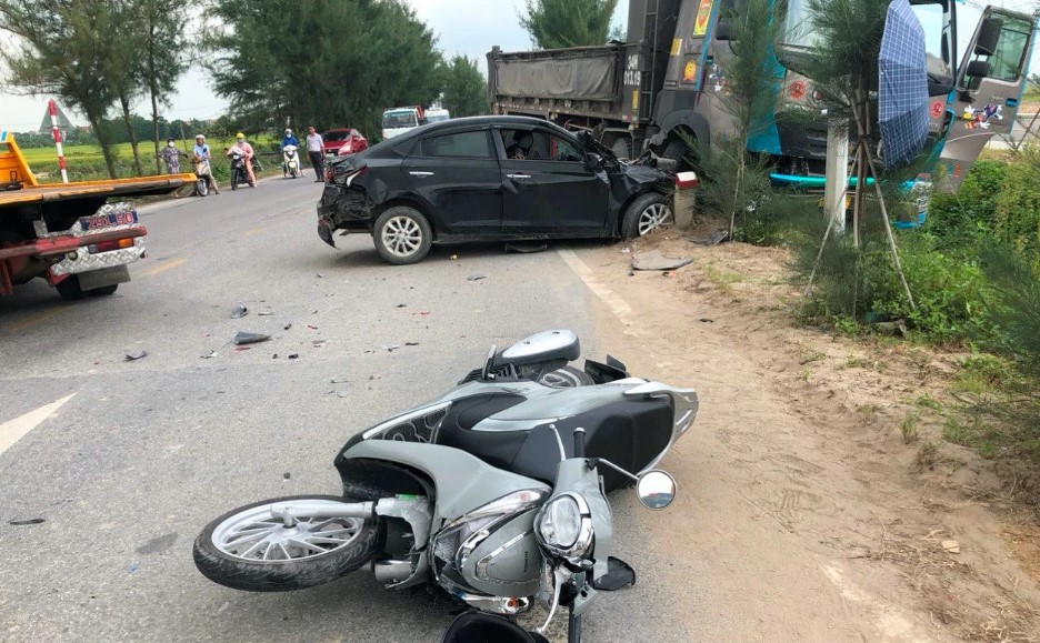 Tin trong nước - Tin tức tai nạn giao thông mới nhất ngày 25/9: Tai nạn liên hoàn trên quốc lộ 37 khiến nhiều người bị thương