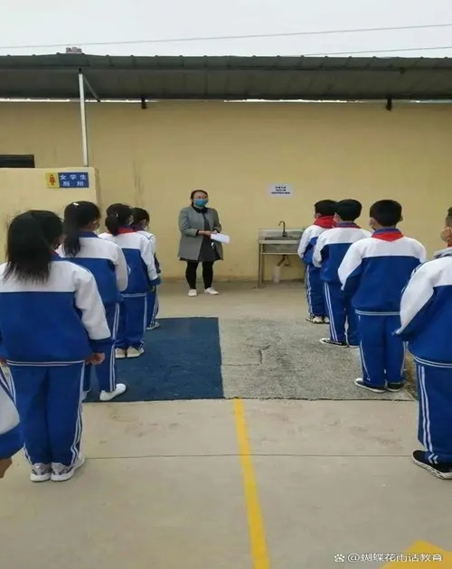 Chuyện học đường - Trung Quốc: Học sinh trường trung học muốn đi vệ sinh phải... xuất trình giấy phép
