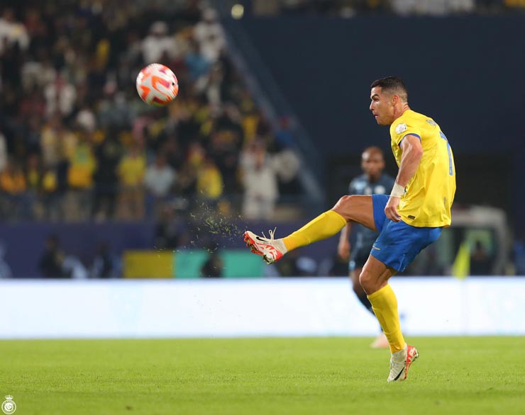 Bóng đá - Ronaldo ghi siêu phẩm, Al Nassr giành chiến thắng trước Al Akhdoud