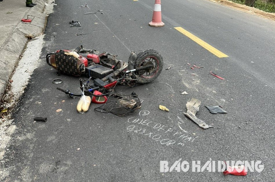 Tin trong nước - Tin tức tai nạn giao thông mới nhất ngày 6/12: Va chạm với xe công nông, hai thanh niên đi xe máy tử vong (Hình 2).