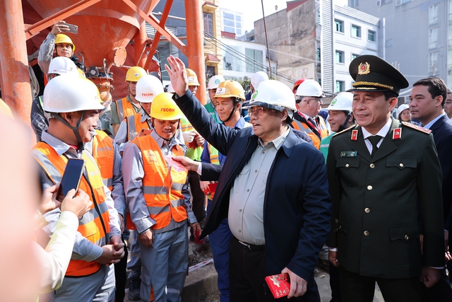 Tin trong nước - Thủ tướng kiểm tra hiện trường, thúc đẩy tiến độ dự án đường sắt Nhổn - ga Hà Nội (Hình 5).
