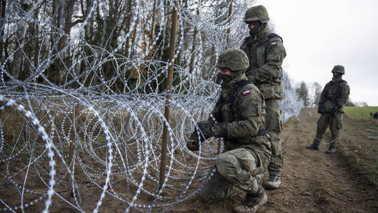 Tin thế giới - Ba Lan thông báo xây dựng hàng rào điện tử dọc biên giới với Nga