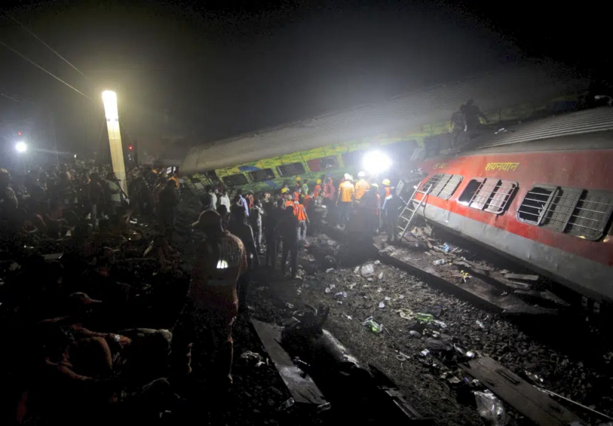 Tin thế giới - Hành khách sống sót kể lại cơn ác mộng khi 3 đoàn tàu va chạm ở Ấn Độ