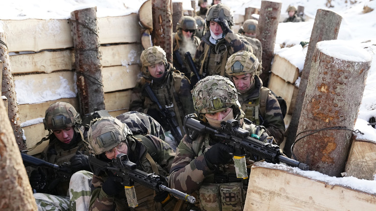 Tin thế giới - NATO tăng gấp đôi lực lượng sát biên giới Nga