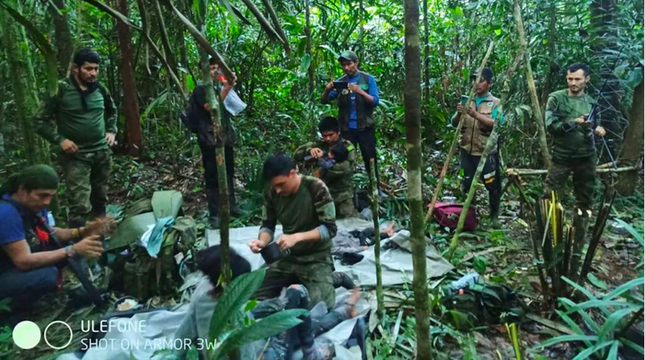 Tin thế giới - Colombia tìm thấy 4 trẻ sống sót kỳ diệu sau hơn 1 tháng rơi máy bay trong rừng 