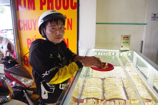 An ninh - Hình sự - Danh tính nghi phạm cướp tiệm vàng Kim Phước ở Long An