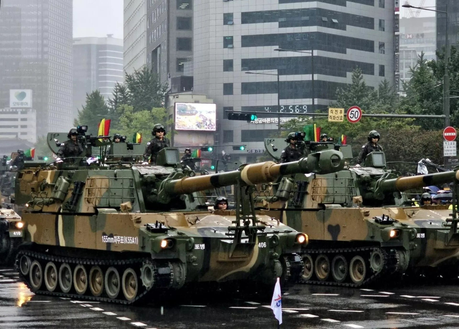 Tin thế giới - Hàn Quốc phô diễn loạt vũ khí hiện đại trong lễ duyệt binh mới nhất (Hình 6).