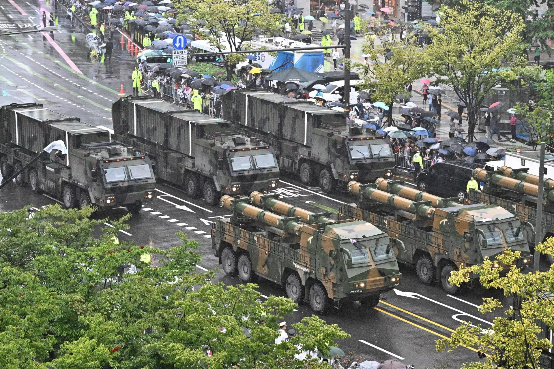 Tin thế giới - Hàn Quốc phô diễn loạt vũ khí hiện đại trong lễ duyệt binh mới nhất (Hình 3).