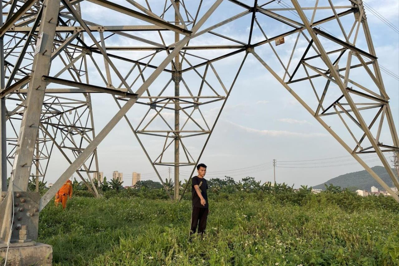 An ninh - Hình sự - Tạm giam đối tượng phá huỷ cột điện cao thế ở Bắc Giang