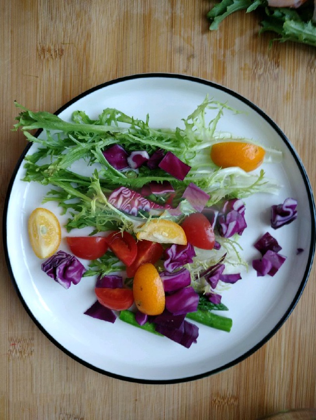 Ăn - Chơi - Công thức làm salad tôm rau củ giảm cân nhưng vẫn giàu dinh dưỡng