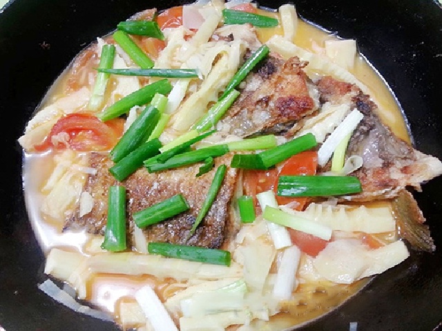 Ăn - Chơi - Công thức làm món canh măng chua cá rô phi chống ngán (Hình 4).