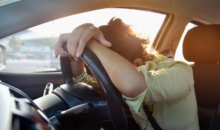 Sức khoẻ - Làm đẹp - Cảnh báo nguy hiểm khi ngủ trong ô tô bật điều hòa đóng kín cửa để tránh nóng (Hình 2).