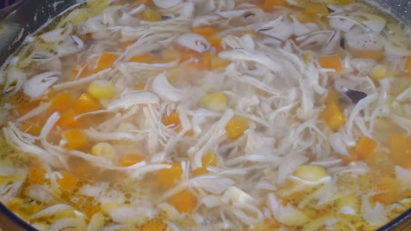 Ăn - Chơi - Trổ tài làm món súp gà nấm rơm thơm ngon bổ dưỡng cho cả gia đình (Hình 6).