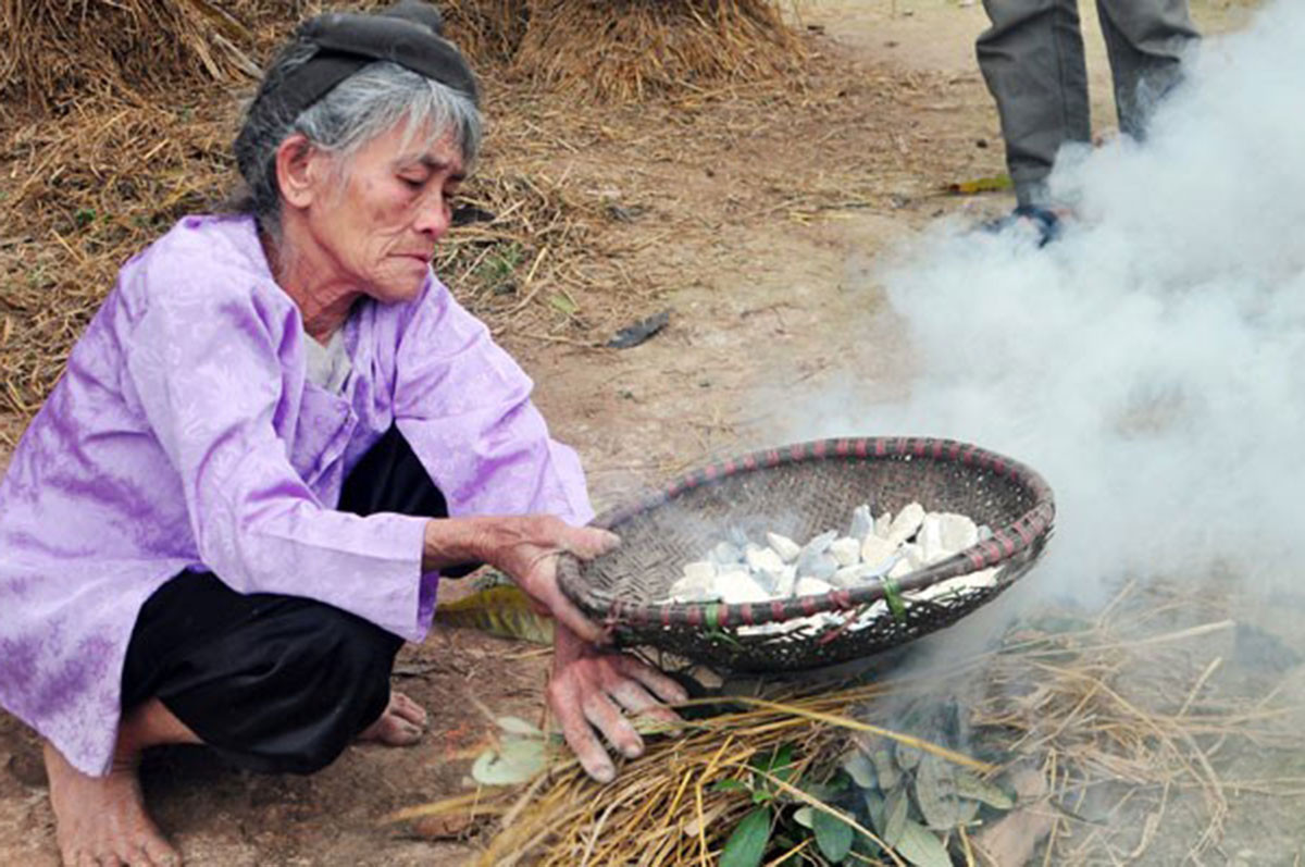Ăn - Chơi - Việt Nam có loại đất lạ có thể ăn được, thậm chí ăn ngon như kẹo, giá bán tới hàng trăm nghìn đồng/kg