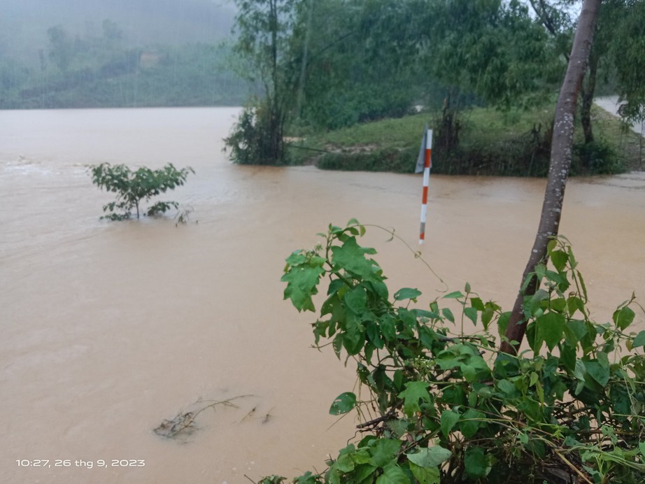 Tin trong nước - Quảng Bình: Một học sinh đuối nước thương tâm khi ra khu vực nước ngập thả cá