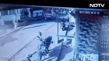 Video-Hot - Video: Một nữ giáo viên bất ngờ bị 3 người đàn ông bắt cóc đưa lên ô tô