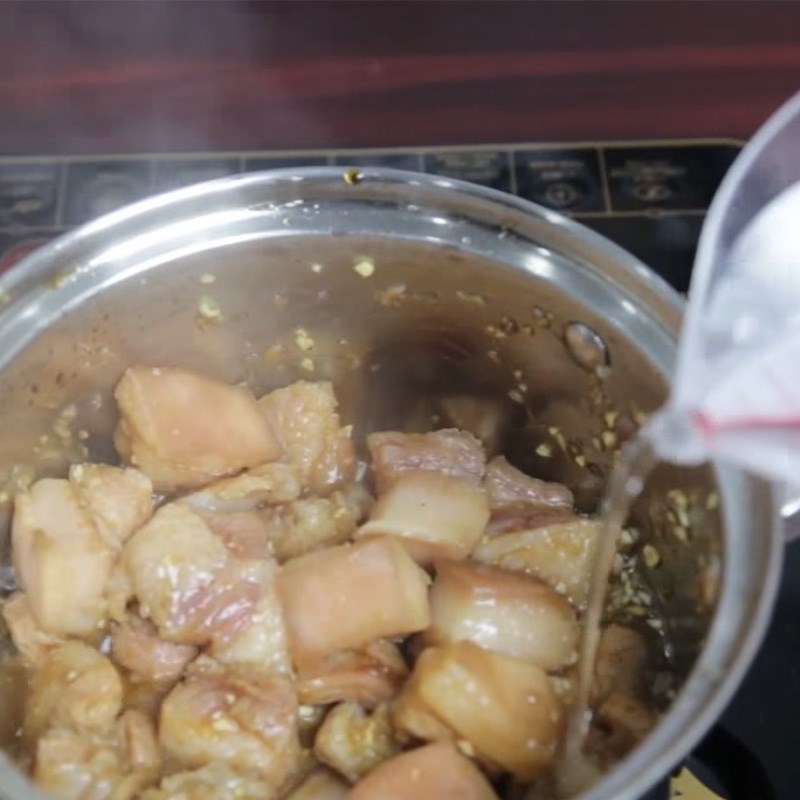 Ăn - Chơi - Món ngon mỗi ngày: Chi tiết cách làm thịt kho Tàu thơm ngon đậm đà, cả nhà ăn là mê (Hình 9).
