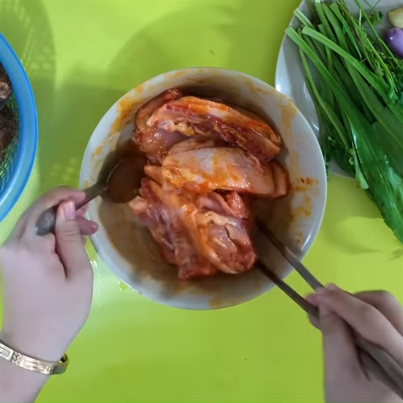 Ăn - Chơi - Cách nấu canh khoai sọ thịt gà đơn giản thơm ngon (Hình 3).
