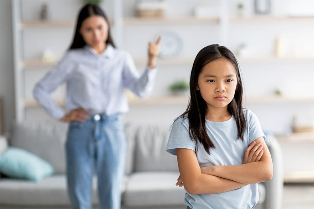 Gia đình - Tình yêu - Những câu cha mẹ nói với con lúc tức giận sẽ khiến chúng tổn thương, nhiều phụ huynh thường mắc phải