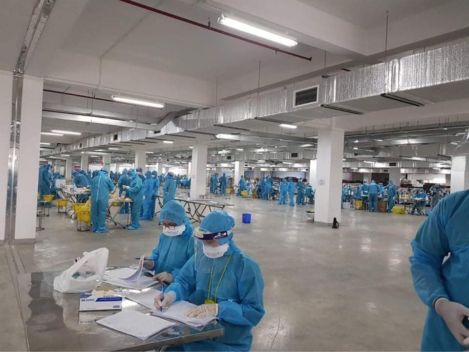 Tin trong nước - Bắc Giang phát hiện hơn 300 công nhân dương tính với SARS-CoV-2, bộ Y tế họp khẩn